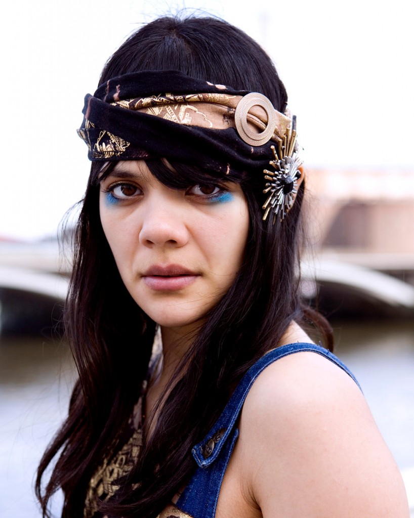 Bat For Lashes fait la première partie de CocoRosie Quai Baco Le