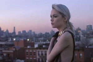 Sophie-Tith : le clip de « Enfant d’ailleurs » en attendant l’album