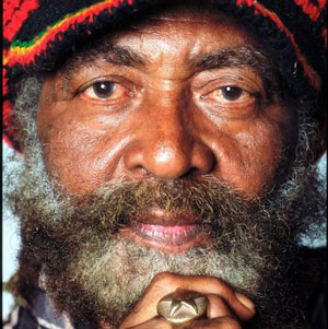 Le chanteur de reggae jamaïcain John Holt s’est éteint