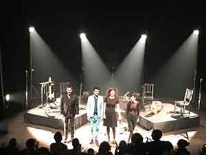 La magie d’Albin de la Simon opère sur le public parisien